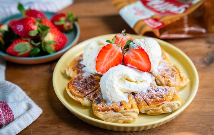 Vafler med Gifflar Kardemumma – en herlig vri på en klassiker - Oppskrifter | Pågen